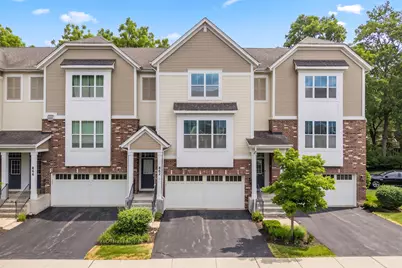 862 W Chase Lane, Palatine, IL 60067 - Photo 1