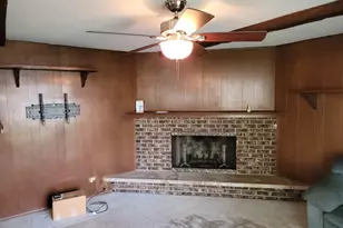 132 W Hartford Dr, Schaumburg, IL 60193 - Photo 7