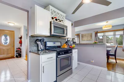 761 N Willow Road, Elmhurst, IL 60126 - Photo 13