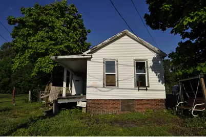 211 S Sterling Street, Streator, IL 61364 - Photo 1