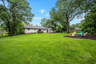 27W755 Robin Ln, West Chicago, IL 60185 - Photo 21
