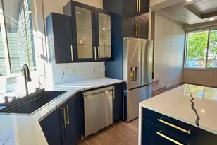 9100 Kenton Ave, Skokie, IL 60076 - Photo 21