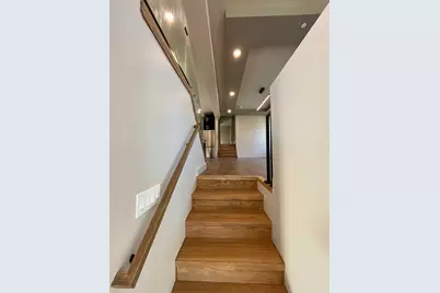 9100 Kenton Avenue, Skokie, IL 60076 - Photo 11