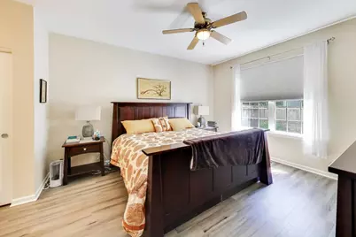 1701 Astor Avenue, Oakbrook Terrace, IL 60181 - Photo 11