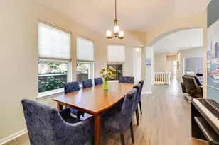 1701 Astor Ave, Oakbrook Terrace, IL 60181 - Photo 7
