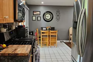 807 Kansas St, Carol Stream, IL 60188 - Photo 3