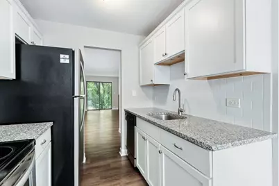 1736 S Washington Street #G33, Naperville, IL 60565 - Photo 3
