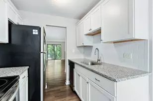 1736 S Washington St, Naperville, IL 60565 - Photo 3