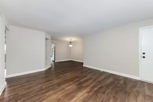 1736 S Washington St, Naperville, IL 60565 - Photo 7