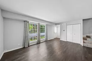 1303 Woodcutter Ln, Wheaton, IL 60189 - Photo 3