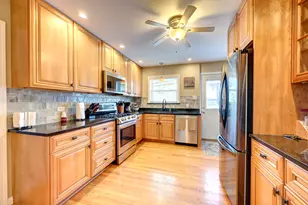 9809 S Albany Ave, Evergreen Park, IL 60805 - Photo 11