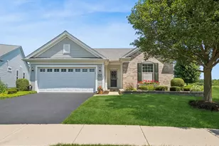 2787 Beacon Point Cir, Elgin, IL 60124 - Photo 3