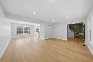 6S656 Avon Ct, Naperville, IL 60540 - Photo 5
