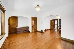 5233 W Cullom Ave, Chicago, IL 60641 - Photo 5