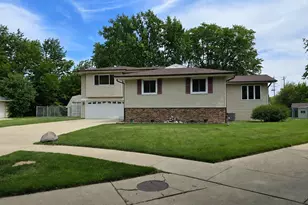 1413 Weyers Ct, Schaumburg, IL 60193 - Photo 3