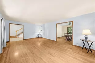 6N115 Riverside Dr, Saint Charles, IL 60174 - Photo 5