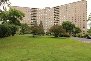 7061 N Kedzie Ave, Chicago, IL 60645 - Photo 1
