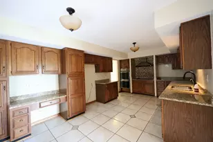 8315 Helen Ct, Downers Grove, IL 60516 - Photo 15