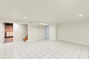 1727 E 74th St, Chicago, IL 60649 - Photo 17