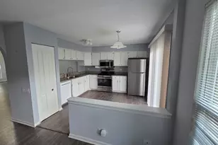 4793 Amber Cir, Hoffman Estates, IL 60192 - Photo 5
