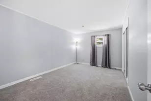 139 Birch St, Carpentersville, IL 60110 - Photo 9