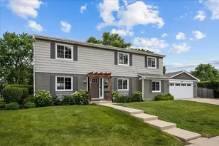 1042 Gordon Terrace, Deerfield, IL 60015 - Photo 1