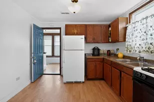 1015 Glenn Dr, North Chicago, IL 60064 - Photo 7