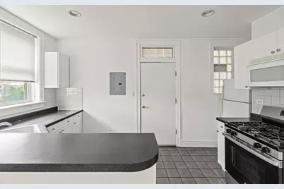3135 W Leland Avenue #2E, Chicago, IL 60625 - Photo 17