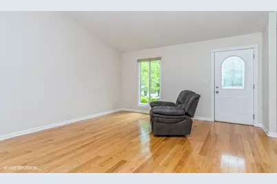 421 Bayview Avenue, Naperville, IL 60565 - Photo 3