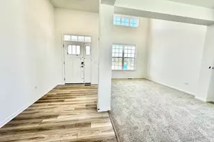 702 W Pt Wy, Oswego, IL 60543 - Photo 3