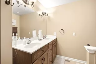 1447 Mackenzie Ln, Elgin, IL 60120 - Photo 21