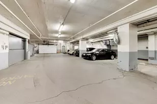 253 E Delaware Pl, Chicago, IL 60611 - Photo 43