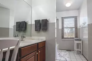 1351 Callen Ln, Des Plaines, IL 60016 - Photo 27