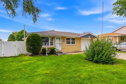 8852 Central Avenue, Oak Lawn, IL 60453 - Photo 1