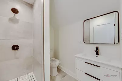 1826 W Farragut Avenue, Chicago, IL 60640 - Photo 23