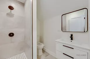 1826 W Farragut Ave, Chicago, IL 60640 - Photo 23