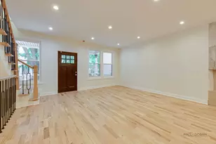 1826 W Farragut Ave, Chicago, IL 60640 - Photo 13