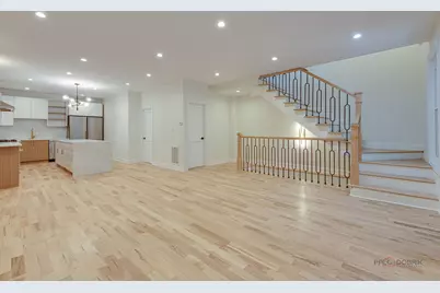 1826 W Farragut Avenue, Chicago, IL 60640 - Photo 15