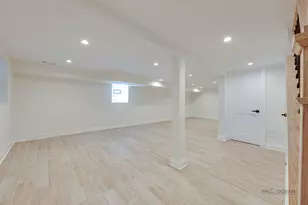 1826 W Farragut Ave, Chicago, IL 60640 - Photo 27
