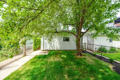 1826 W Farragut Avenue, Chicago, IL 60640 - Photo 33