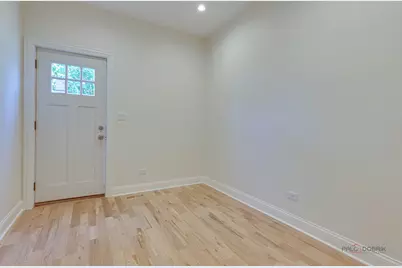 1826 W Farragut Avenue, Chicago, IL 60640 - Photo 29