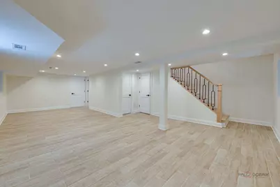1826 W Farragut Avenue, Chicago, IL 60640 - Photo 25