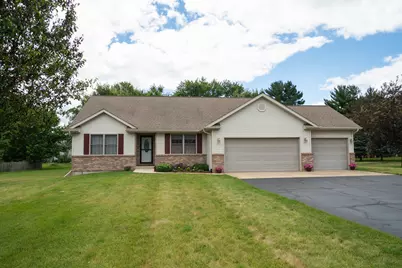 10092 Raindance Drive E, Rochelle, IL 61068 - Photo 1