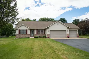 10092 Raindance Dr E, Rochelle, IL 61068 - Photo 1