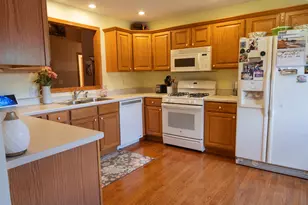 10092 Raindance Dr E, Rochelle, IL 61068 - Photo 9