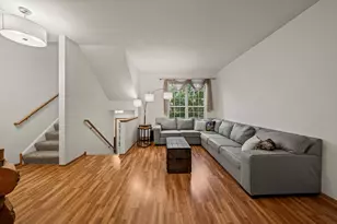 2418 Courtyard Cir, Aurora, IL 60506 - Photo 5