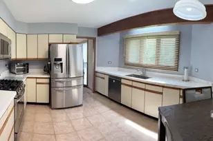 1767 Pebble Beach Dr, Hoffman Estates, IL 60169 - Photo 11