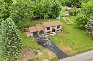 8320 Phyllis Rd, Rockford, IL 61108 - Photo 3