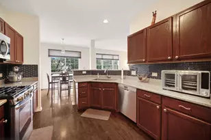 439 Bay Tree Cir, Vernon Hills, IL 60061 - Photo 9