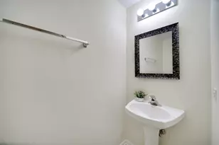 439 Bay Tree Cir, Vernon Hills, IL 60061 - Photo 29